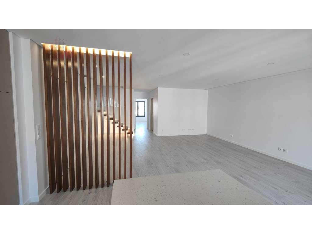 Vende-se T4 Duplex em empreendimento novo, em Alcochete - Grande imagem: 3/27