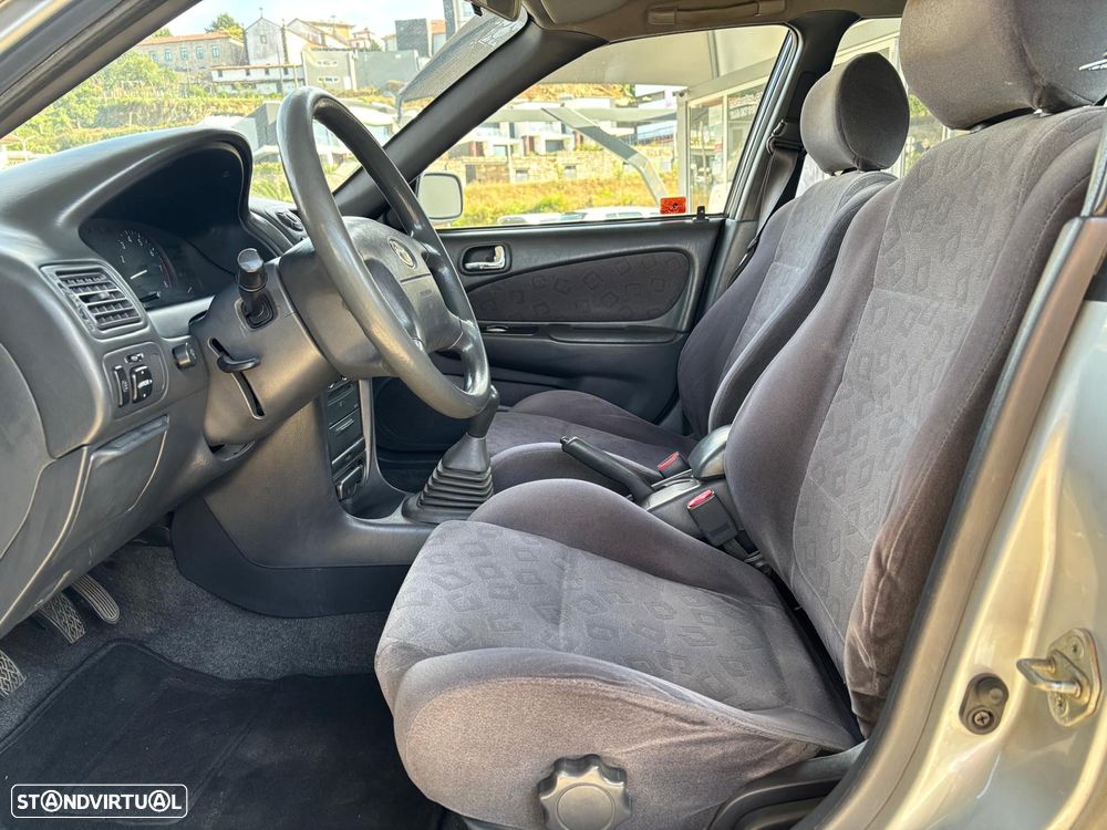 Toyota Corolla L/B 1.4 Sol AC+ABL - 6