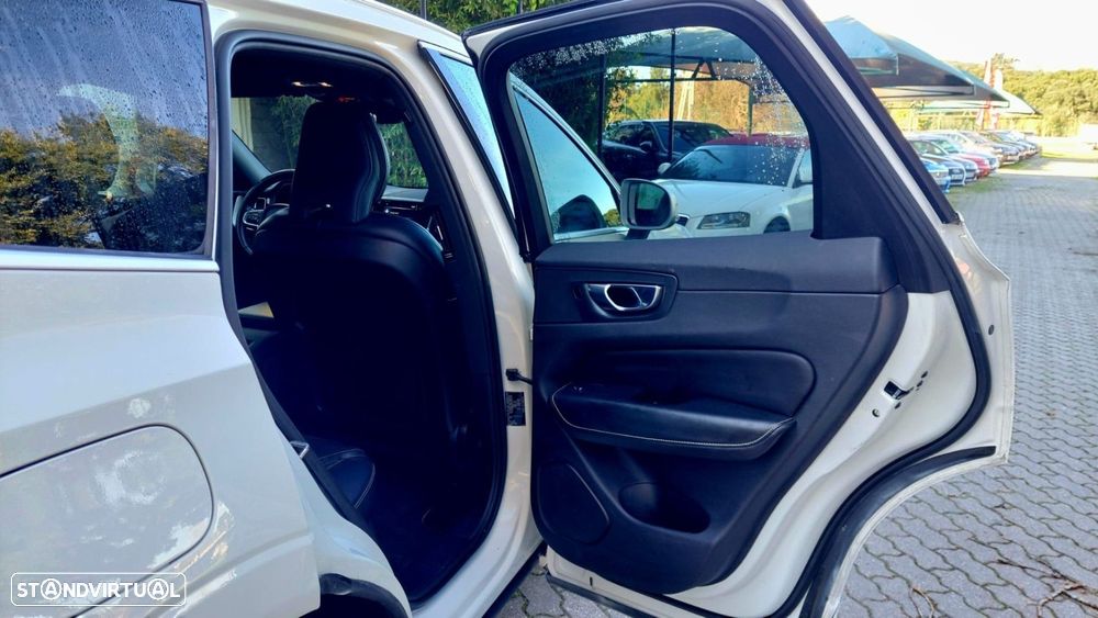 Volvo XC 60 2.0 T8 PHEV R-Design AWD - 10