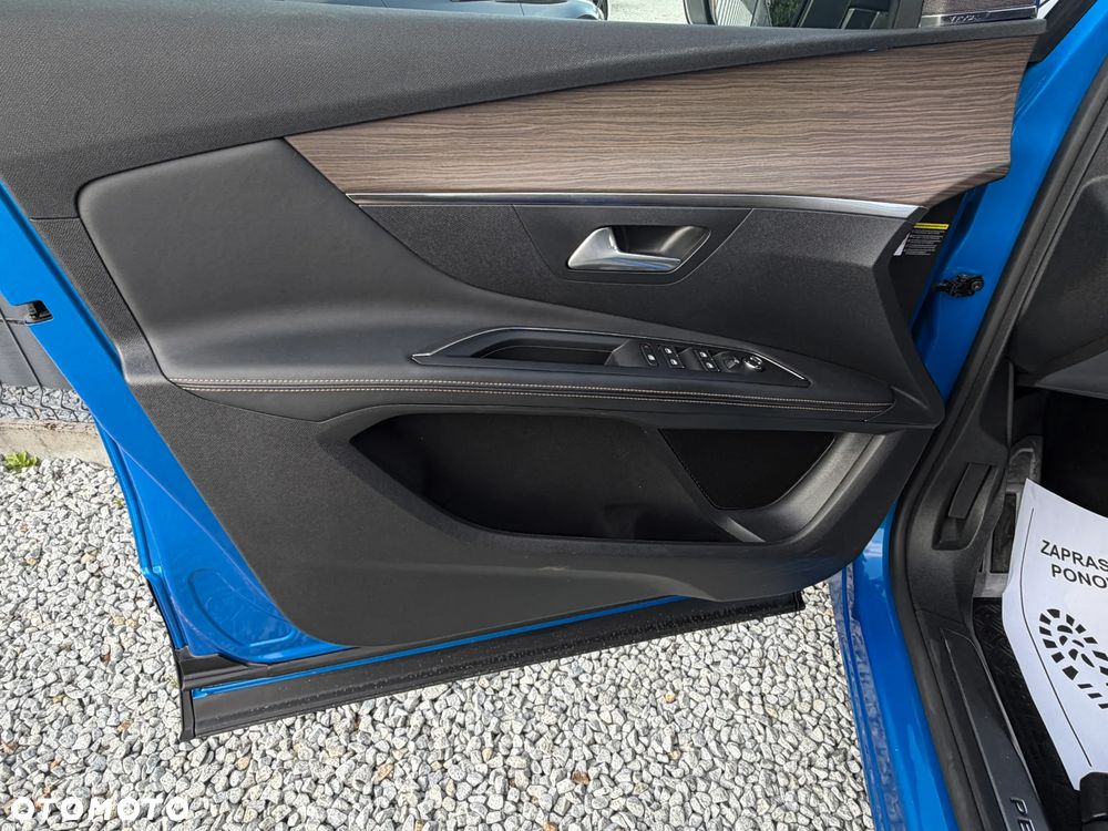Peugeot 3008 1.6 PureTech HYbrid GT Line S&S EAT8 - 23