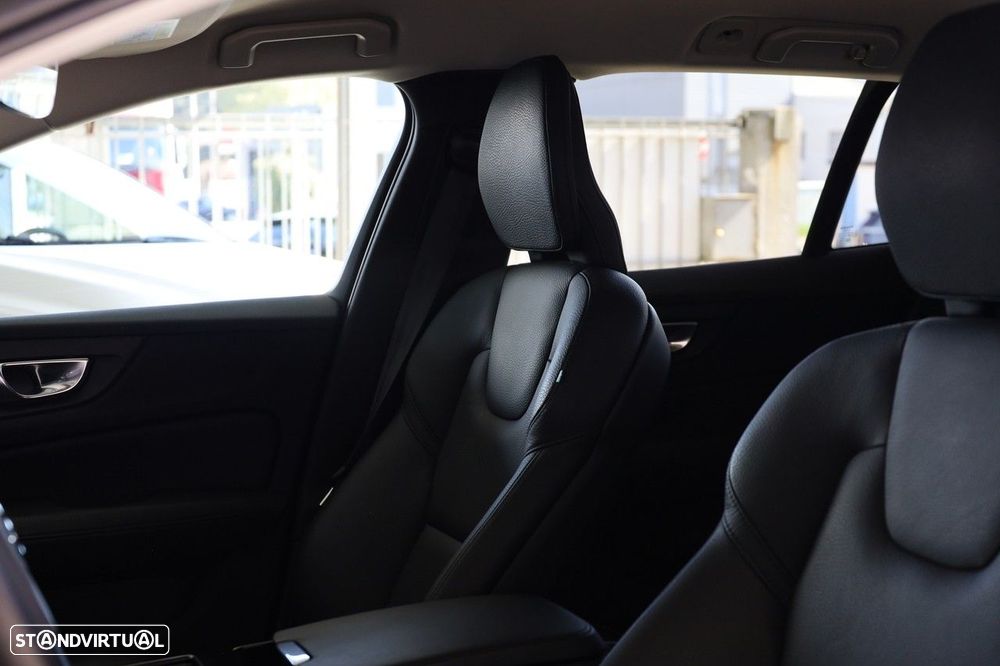 Volvo V60 2.0 T6 AWD TE Plus Dark - 10