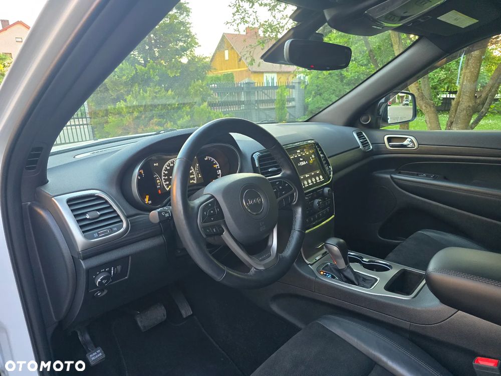 Jeep Grand Cherokee - 10
