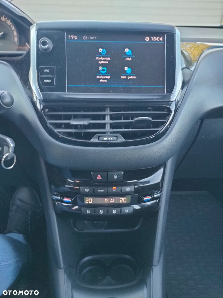 Peugeot 208 1.2 PureTech Style - 12