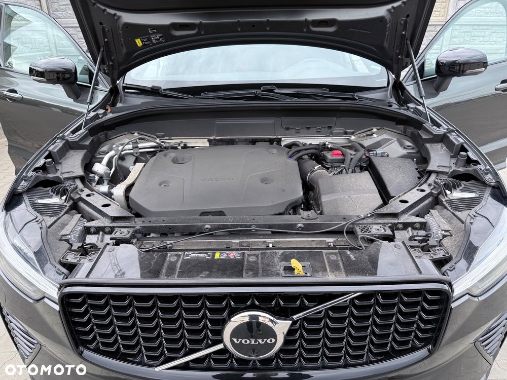 Volvo XC 60 B4 D Plus Dark - 19