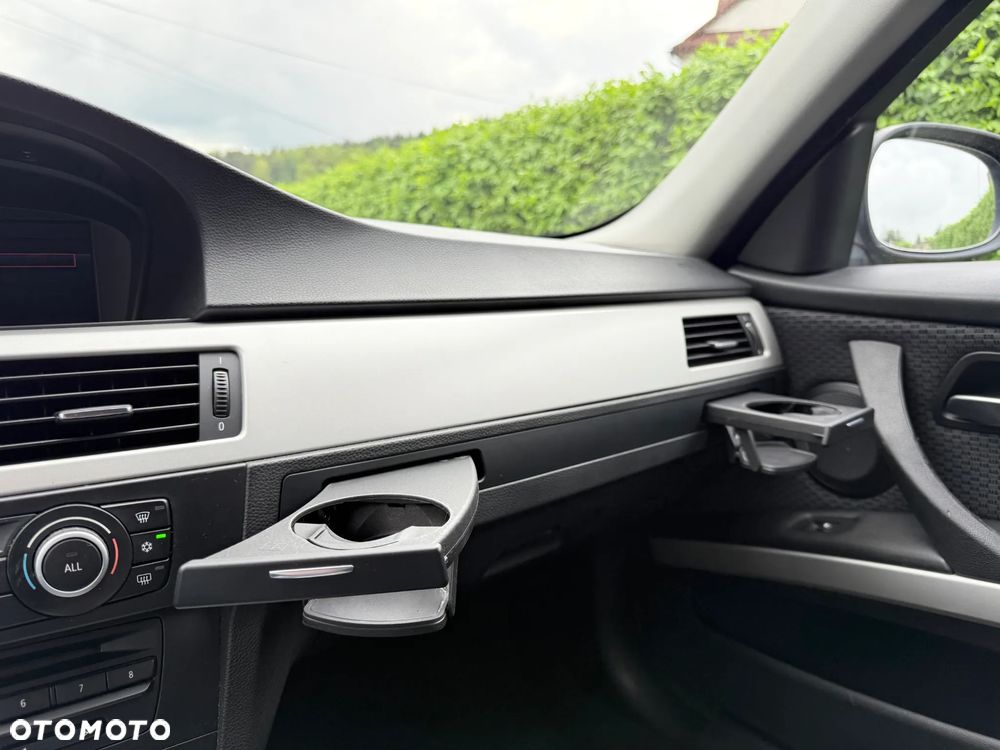 BMW Seria 3 330d - 32