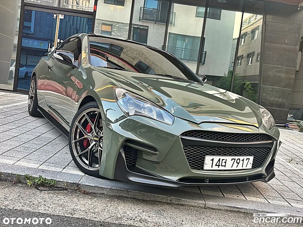 Hyundai Genesis Coupe - 16