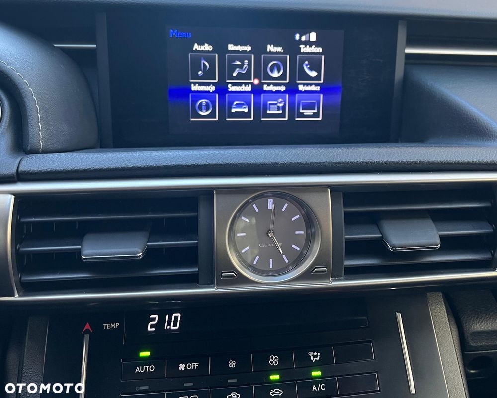 Lexus IS 300h Business - 16