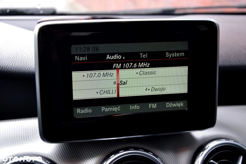 Mercedes-Benz GLA 180 - 34