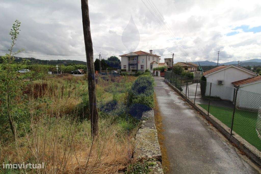 Terreno rústico com viabilidade de construção - 793m2, Guimarães - Grande imagem: 2/18