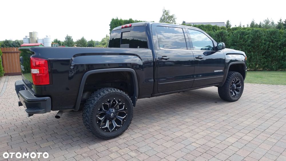 GMC Sierra - 2
