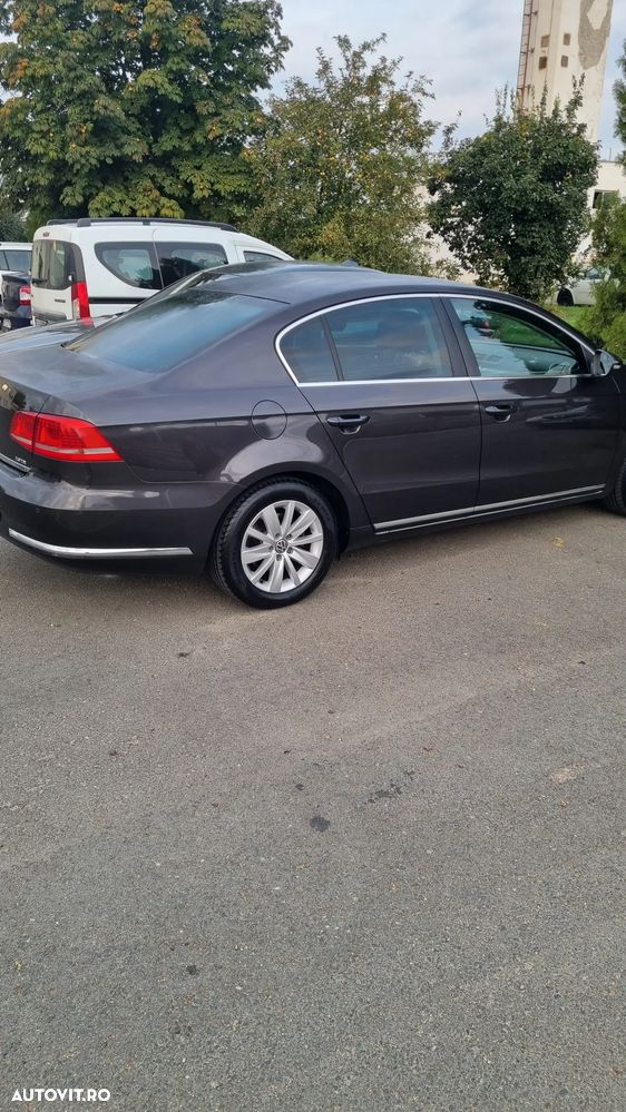 Volkswagen Passat 2.0 Blue TDI SCR Trendline - 22