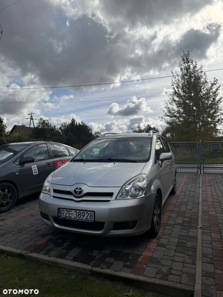 Toyota Corolla Verso 2.0 D-4D - 1