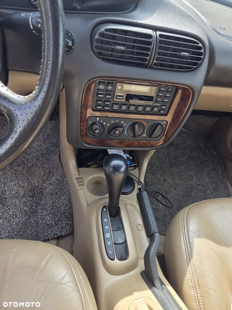 Chrysler Stratus - 5
