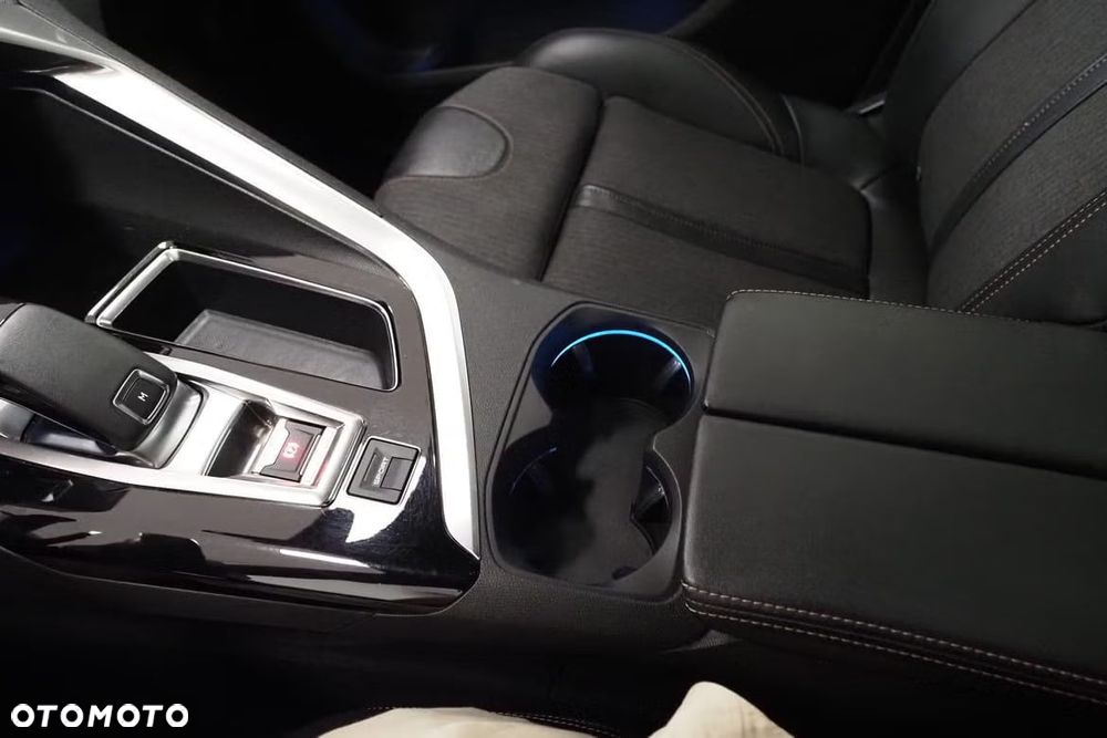 Peugeot 3008 BlueHDi 130 Stop & Start EAT8 Allure - 29