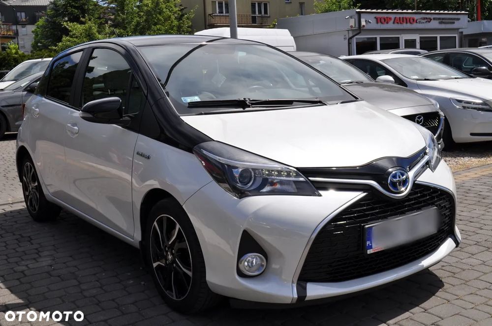Toyota Yaris Hybrid 100 Selection Platinum - 7