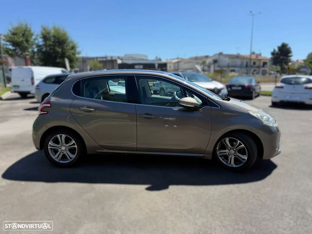 Peugeot 208 1.6 e-HDi Allure 2-Tronic - 5