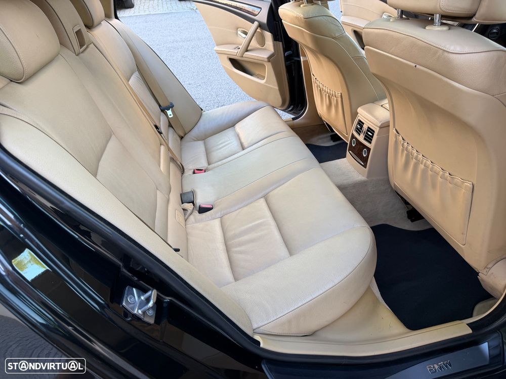 BMW 520 dA Executive - 10