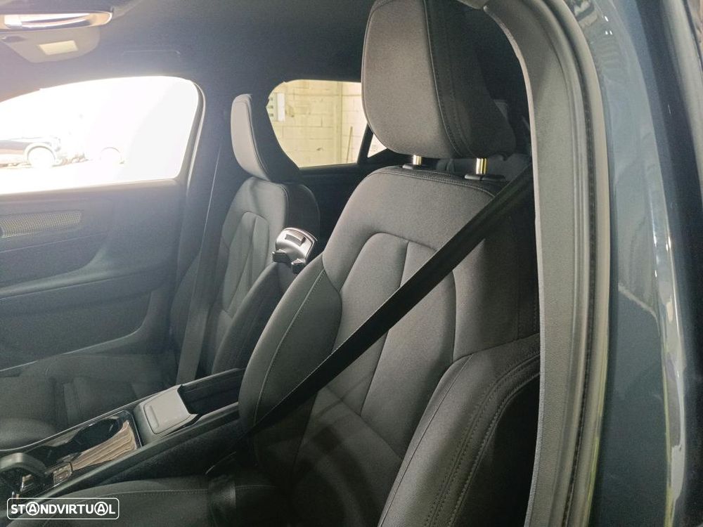 Volvo XC 40 Recharge Plus - 6