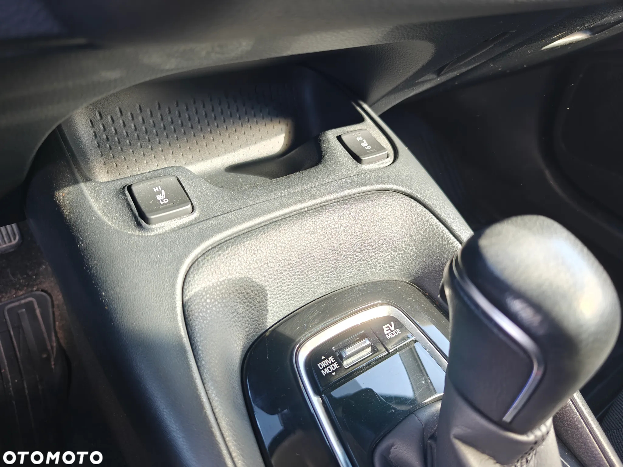 Toyota Corolla 1.8 Hybrid Comfort - 19