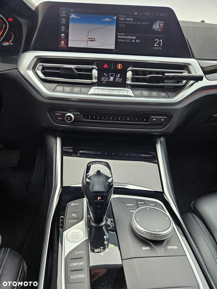 BMW Seria 3 320d Sport Line Shadow - 15