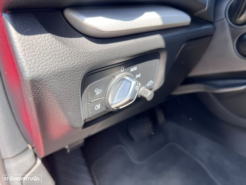 Audi A3 Sportback 1.6 TDI S tronic design - 14