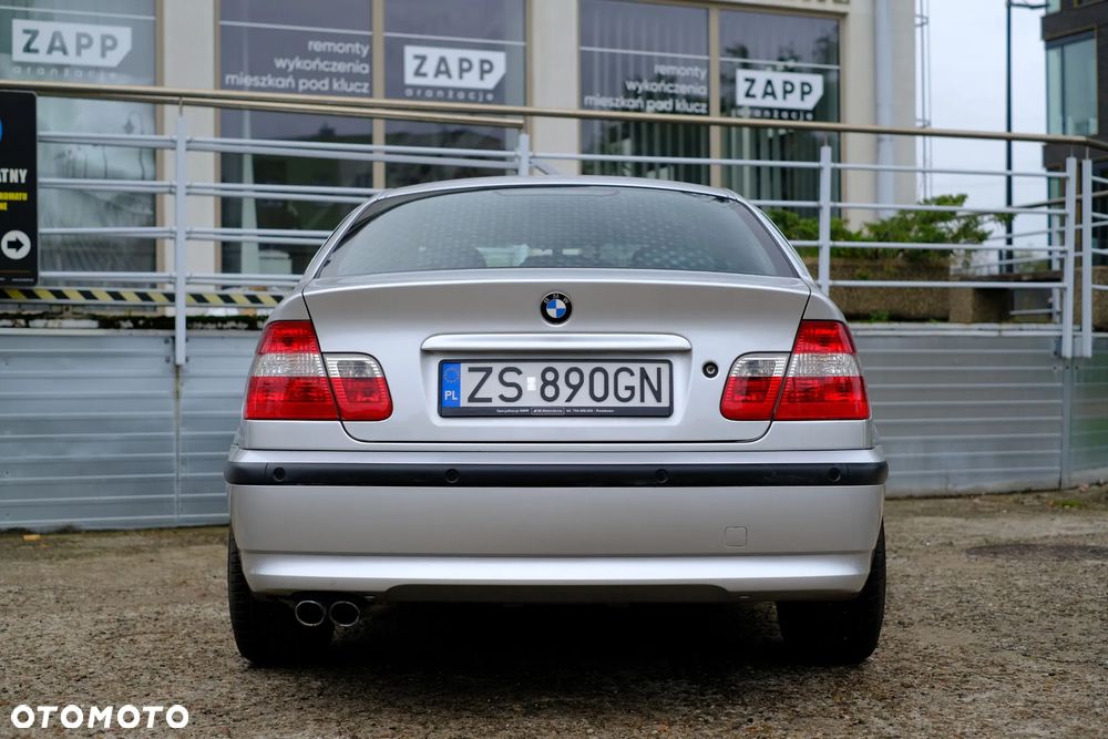 BMW Seria 3 330i - 4