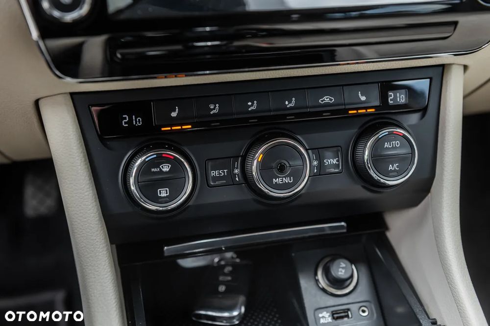 Skoda Superb 2.0 TSI Sportline DSG - 14