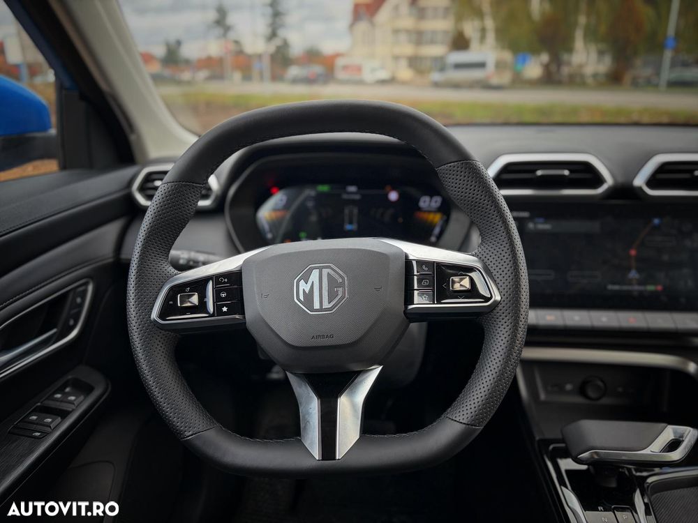 MG ZS HEV Hybrid+ Luxury - 22