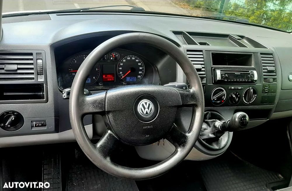 Volkswagen Transporter - 4