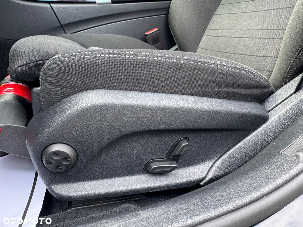 Mercedes-Benz Klasa C 220 d 9G-TRONIC - 24