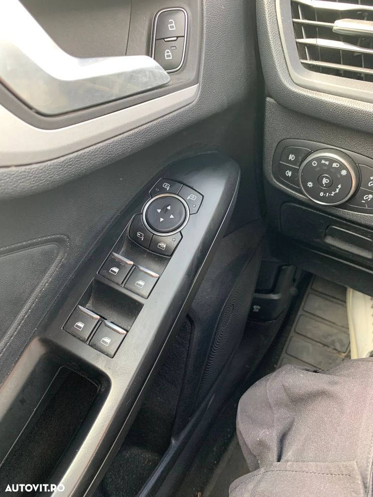 Ford Focus 1.5 EcoBlue Start-Stopp-System TITANIUM - 15