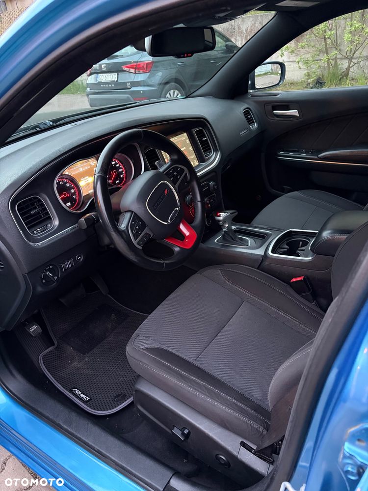 Dodge Charger 5.7 V8 RT - 10