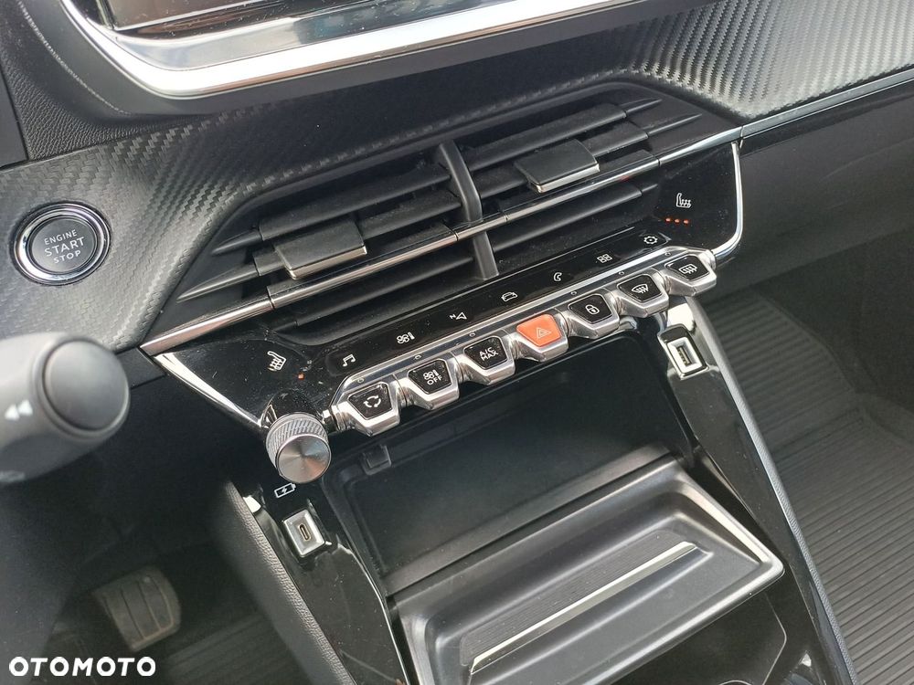 Peugeot 2008 1.2 PureTech Allure Pack S&S EAT8 - 17