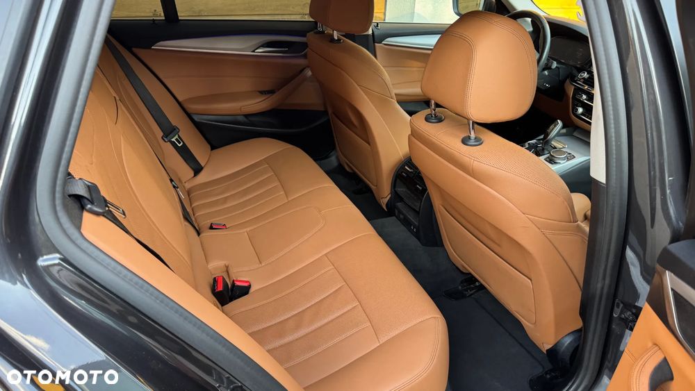 BMW Seria 5 520d Sport Line - 21