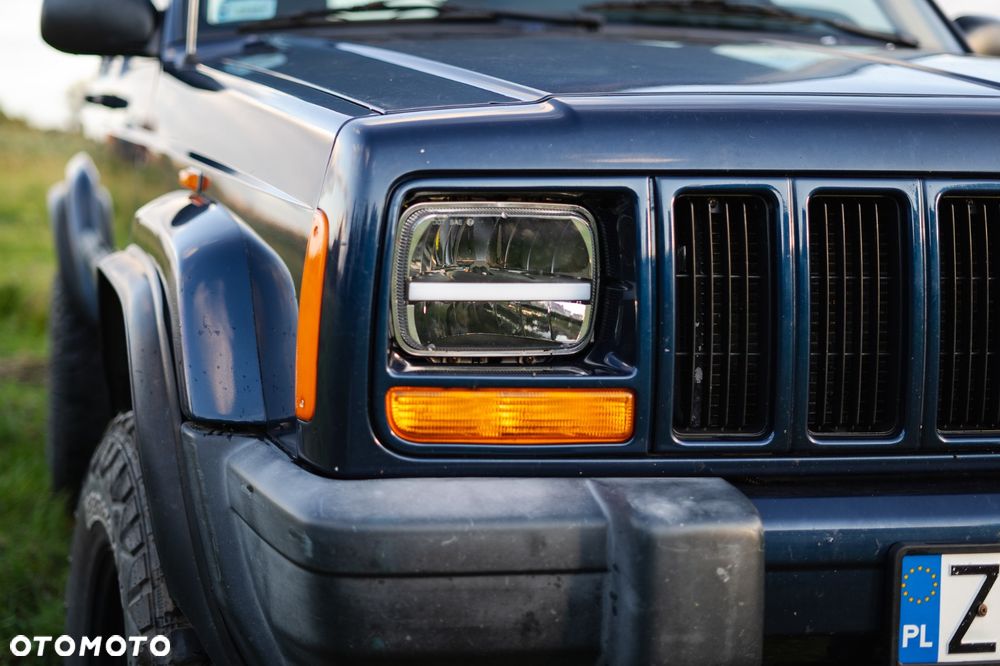 Jeep Cherokee 2.5 Sport - 3