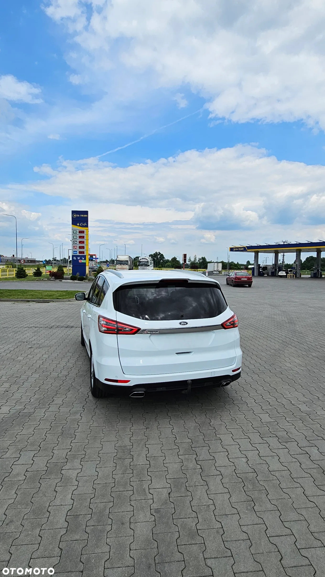 Ford S-Max - 13
