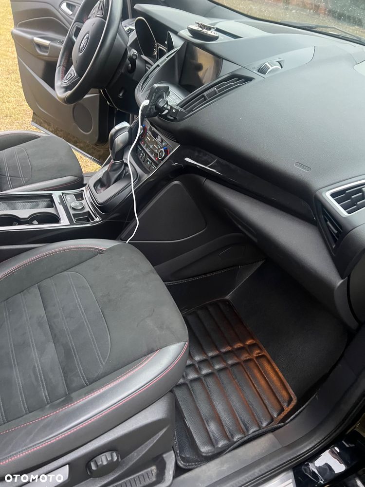 Ford Kuga - 10