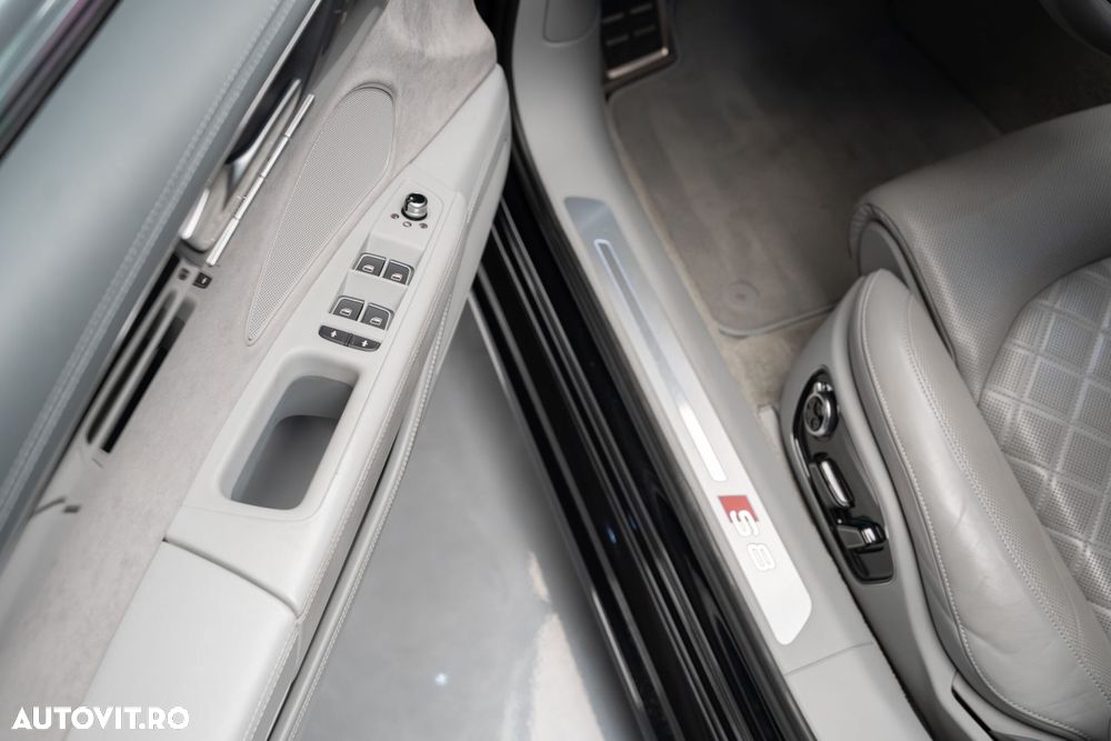 Audi S8 - 13