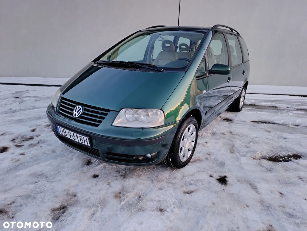 Volkswagen Sharan 1.8T Basis - 1