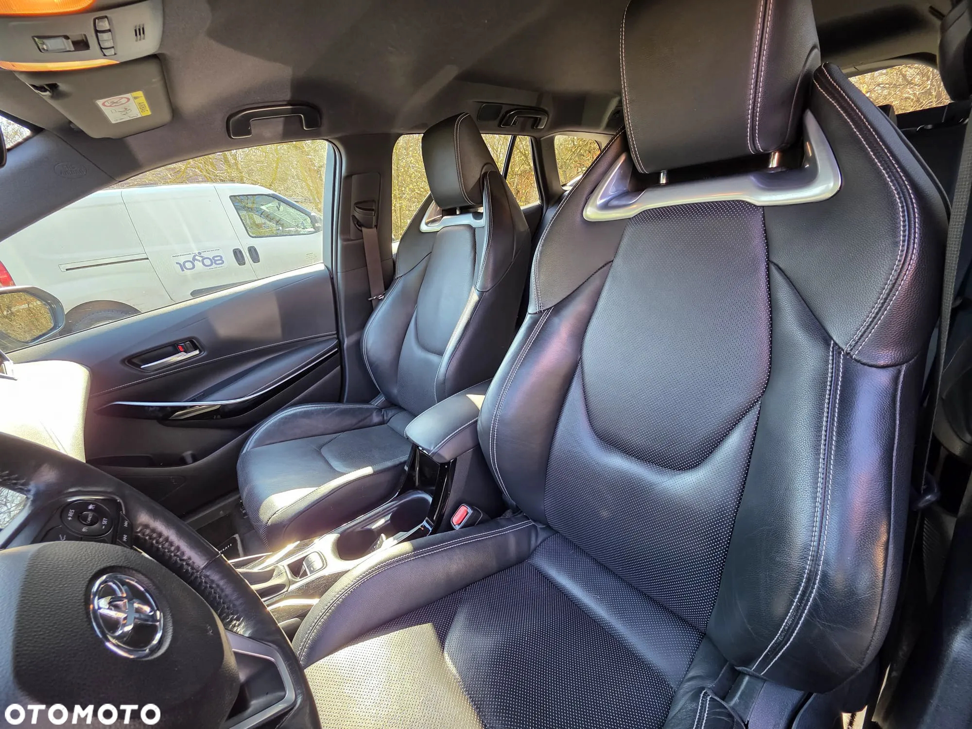 Toyota Corolla 2.0 Hybrid Executive - 12