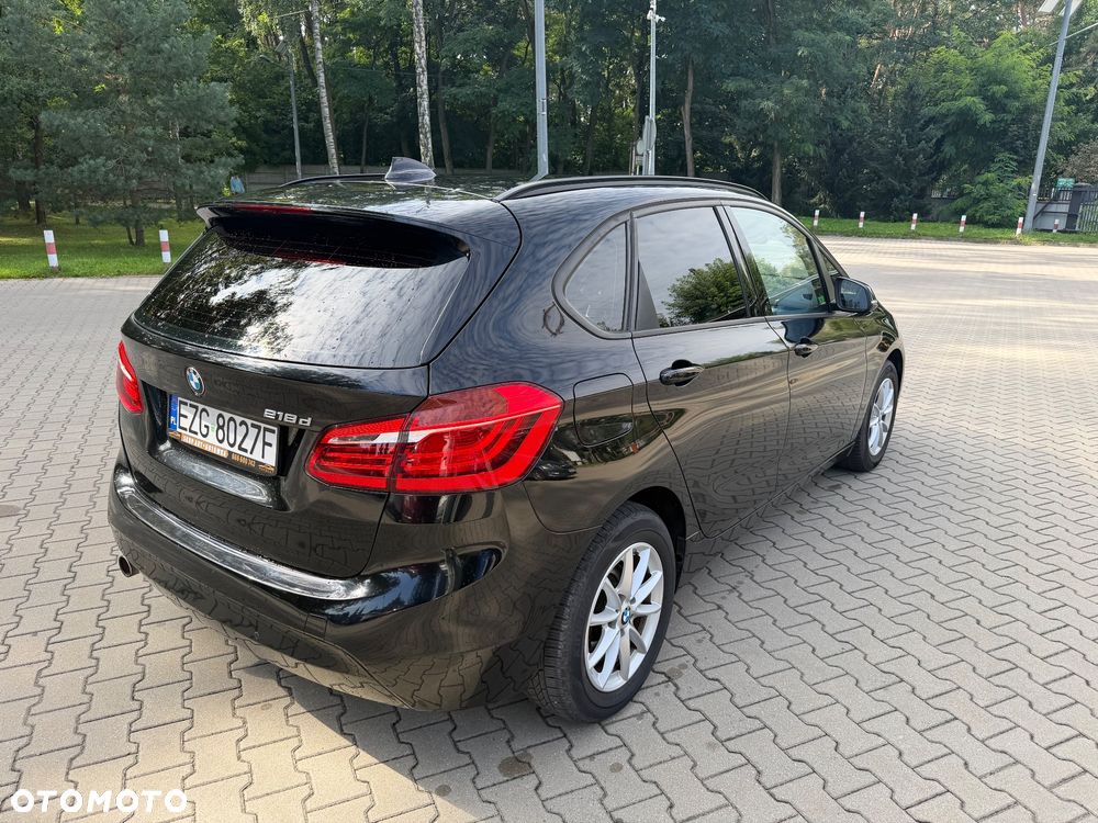 BMW Seria 2 218d - 5