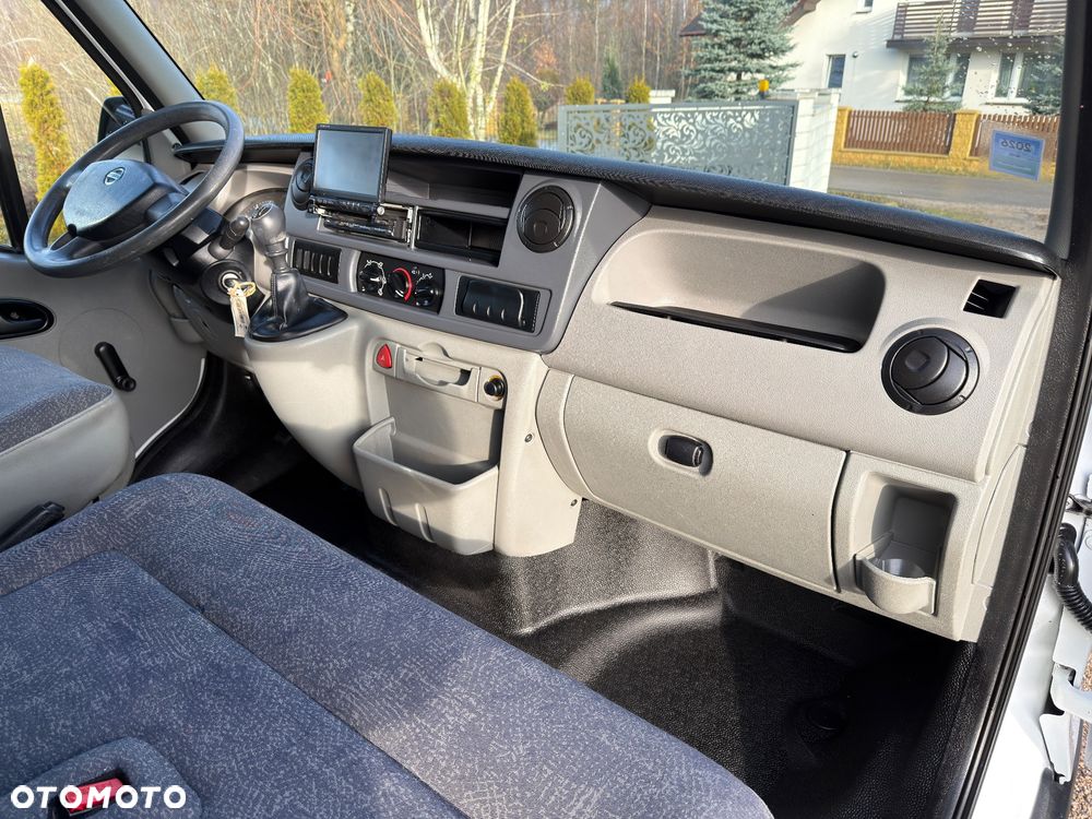 Nissan Interstar - 32