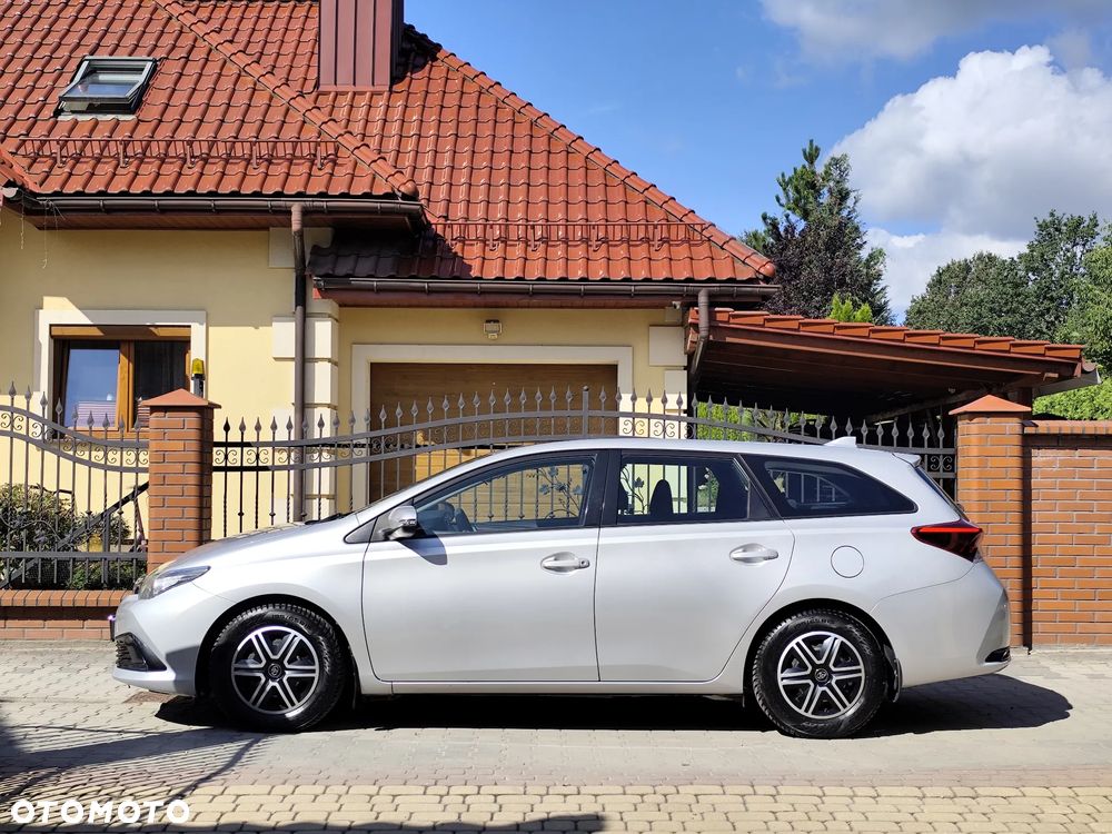 Toyota Auris 1.33 VVT-i Active - 4