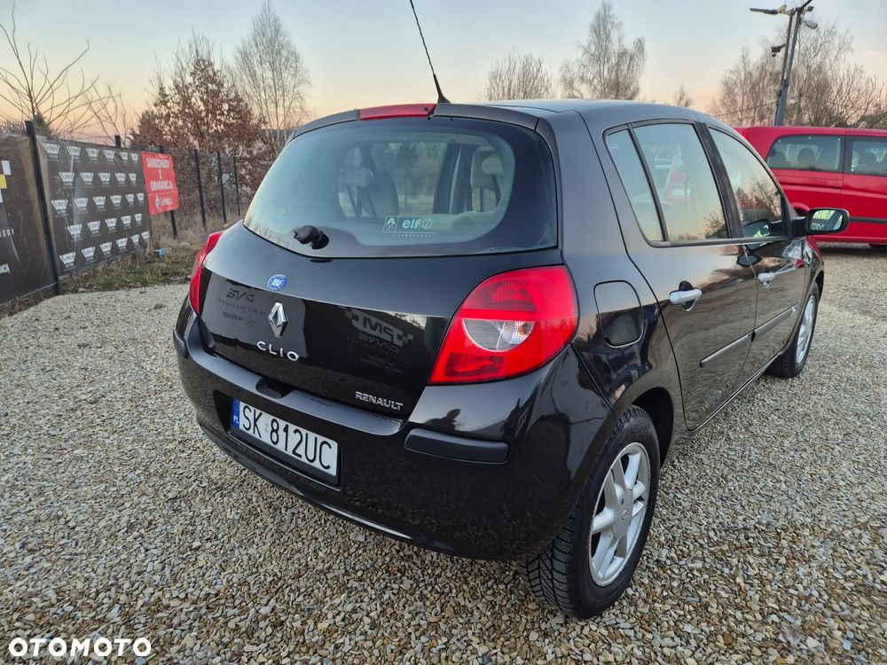 Renault Clio - 11