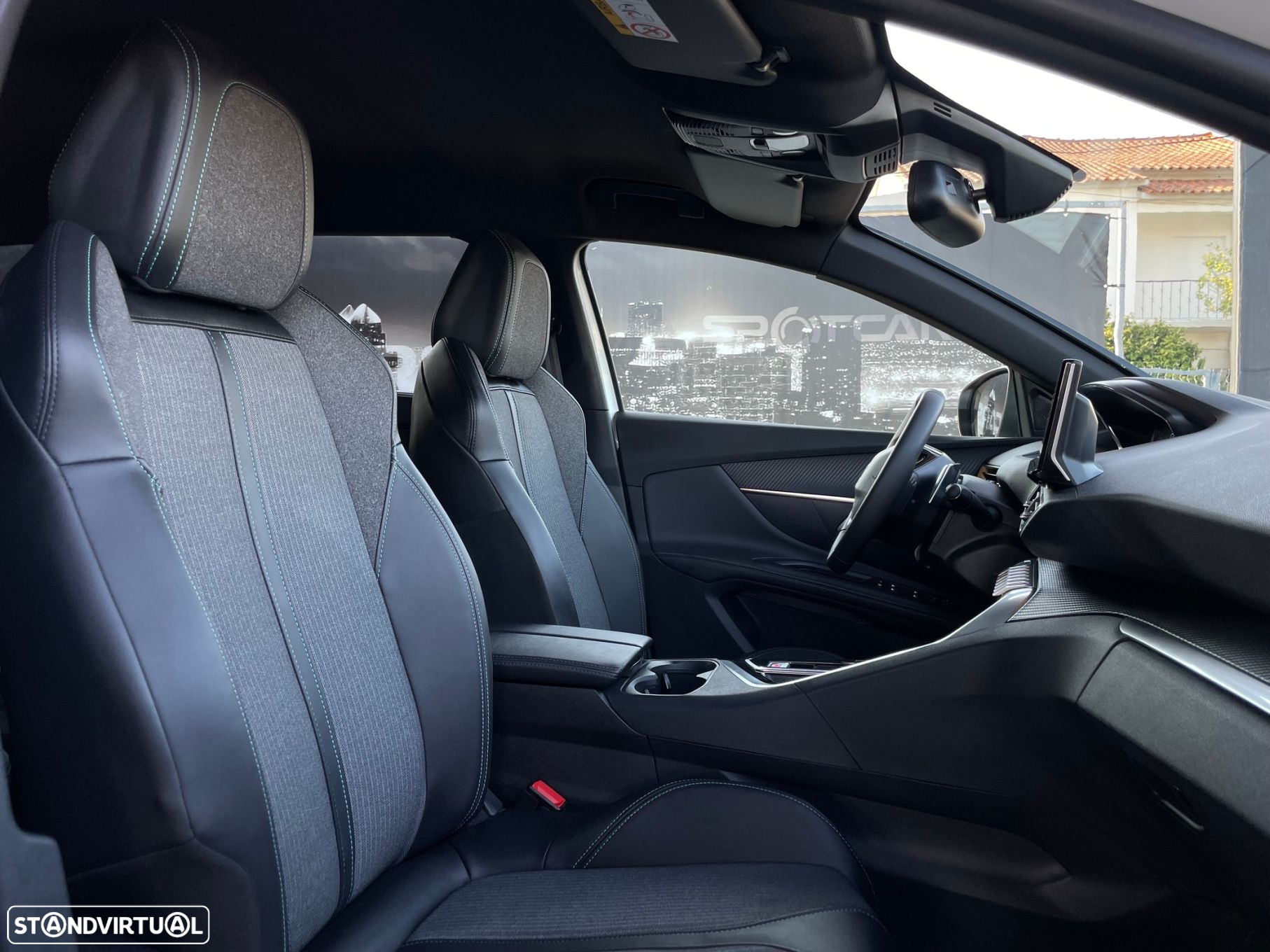 Peugeot 5008 1.2 PureTech Allure Pack EAT8 - 18