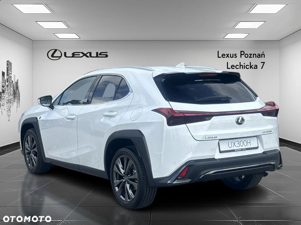 Lexus UX - 3