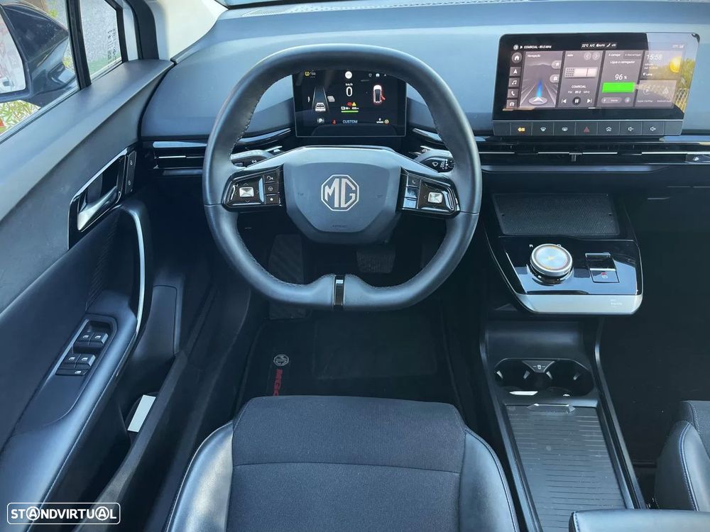 MG MG4 64 kWh Luxury - 10