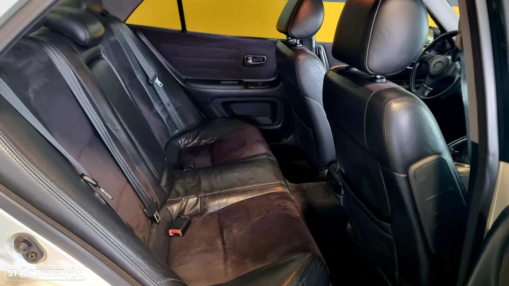 Lexus IS 200 Standard - 9