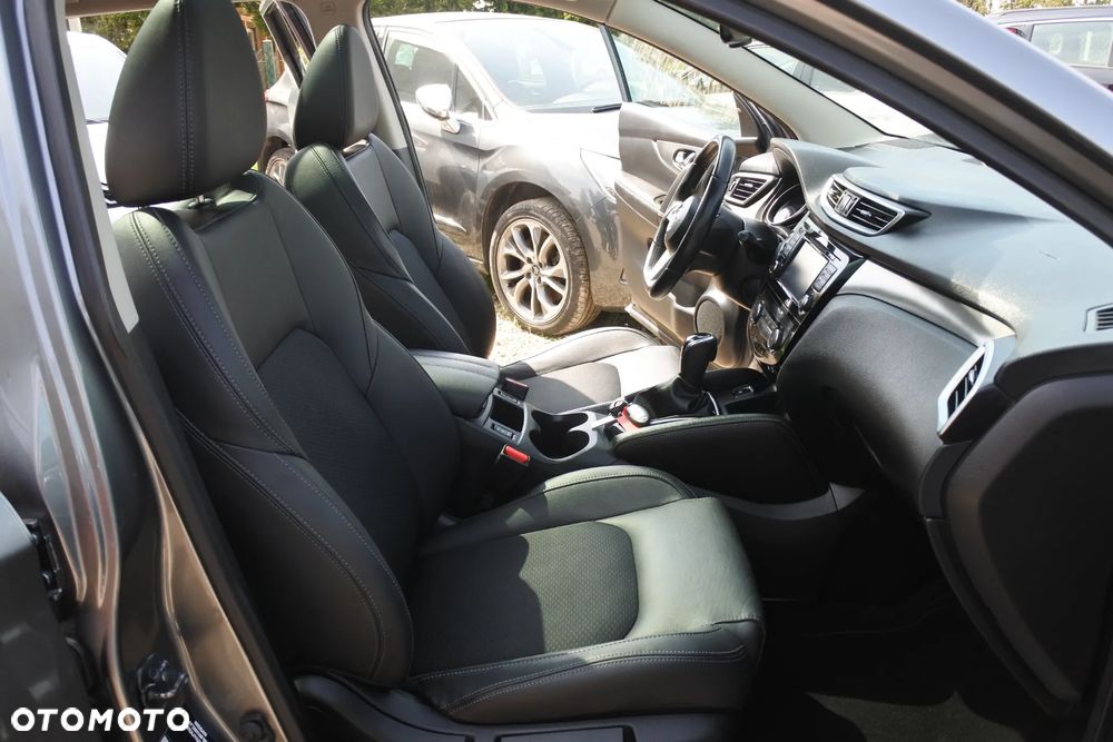 Nissan Qashqai 1.2 DIG-T Xtronic TEKNA+ - 6
