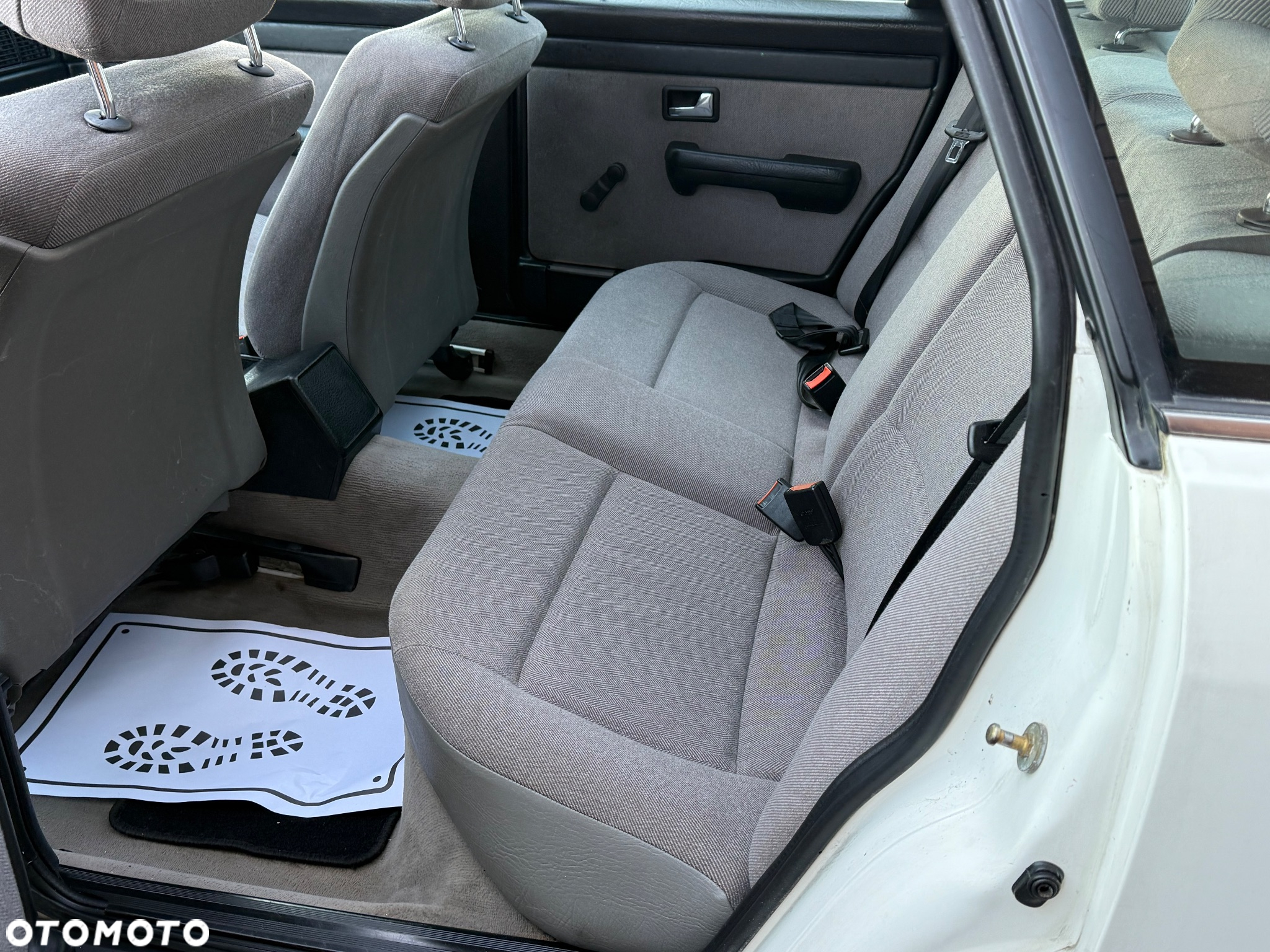 Audi 100 Avant 1.8 E - 25